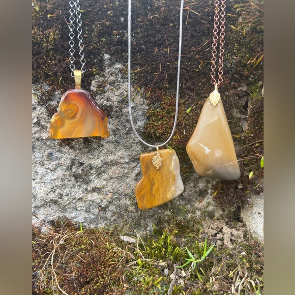 Handmade polished rock necklaces - Picture 8 of 11
